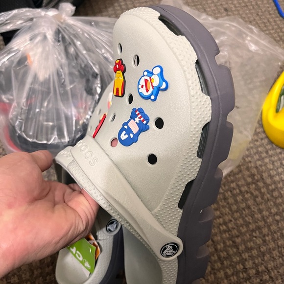 crocs - Picture 3 of 4